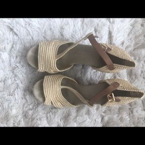 Tory Burch Wedge Size 8
